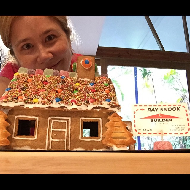 Finished! #pepparkakahus selfie. :)