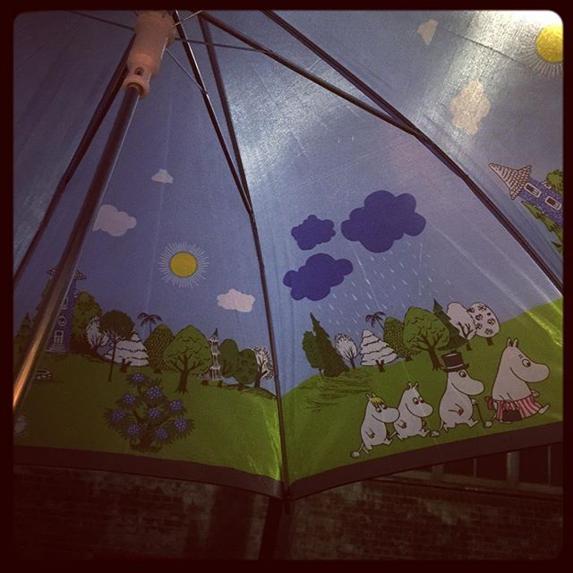 Dang it! Left work too late and there was no rain left to christen my new Moomin-brella.