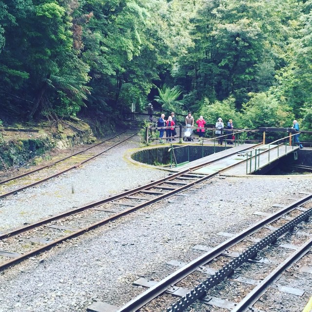 Time lapse of turning the locomotive around at Dubbil Barril. Lady trainengineer FTW!