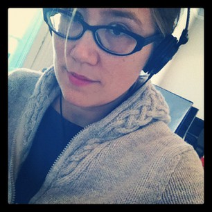 Three cheers for hand-knit cardigans with zippers! (Suck it  @drkknits .)