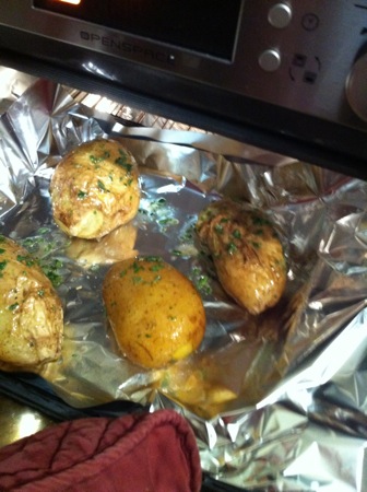 Potatoes into the oven