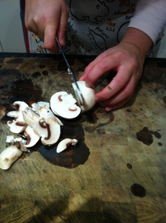 Slicing mushrooms