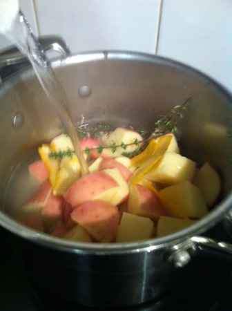 Boiling the potatoes