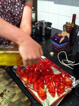 Oiling tomatoes
