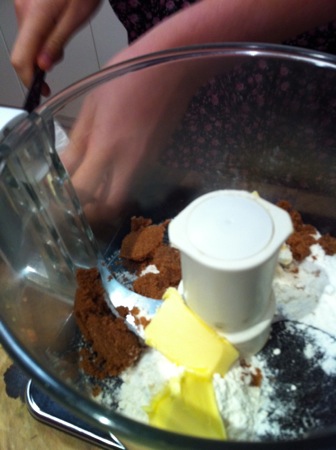 Measuring pudding ingredients