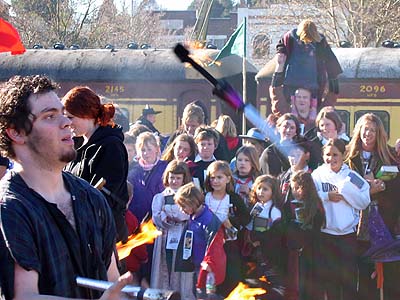 Juggling before the crowd