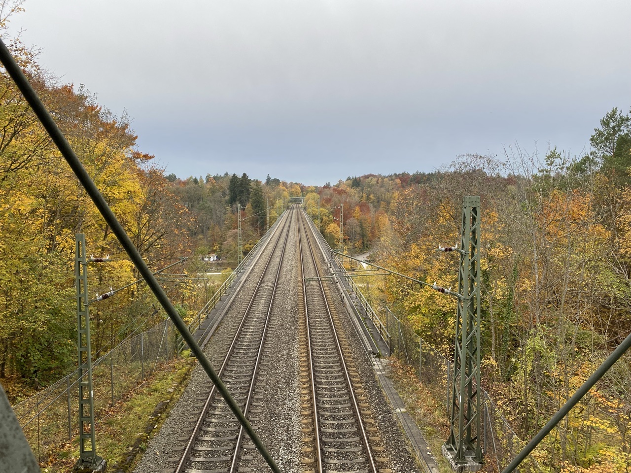 Rail bridge