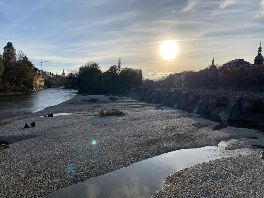 Bridge over the Isar looking south