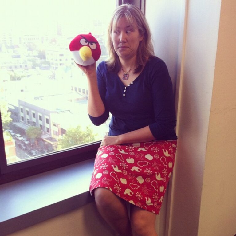 Frocktober #16. Attack of the Angry Bird. (I made that skirt.)