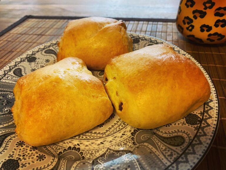 Christmas brekky - bake at home Schoko-Brötchen! Not bad for refrigerated dough...
