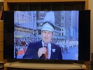 It appears to have been a condition of entry that every high school marching band provided a silly hat for Willard Scott. https://t.co/sJjC3CgFGl