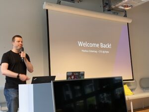 “Normally I give a short recap of everything that’s happened at AWS since our last meetup, but…” 😂 @Osterjour @AWSCommunityDE https://t.co/IHnVWLQUBO