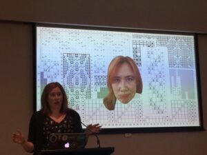 RT @edgranau: Thanks to @web_goddess now I want to take up knitting #YOWConnected https://t.co/WTFwH4MAxE