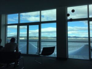 The view from the bar is pretty amazing. (@ Onyx Bar in Sandy Bay, TAS) https://t.co/WLjOTJq3OG https://t.co/2t7LqVJ7s8