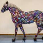 Granny Square horse sculpture is amaaaaazing. Seriously. https://t.co/mdHRcmzqCs https://t.co/1RLzIZQ0Yr