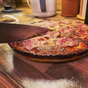 Homemade pan pizza from the Snook, specially made for NYE. ❤️🍕