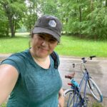 Finished my longest ride - 35km - north along the Isar. Had to wait out a sudden rainstorm under a tree! The reward - my first Maß of the season! 🚴‍♀️🌦🍺