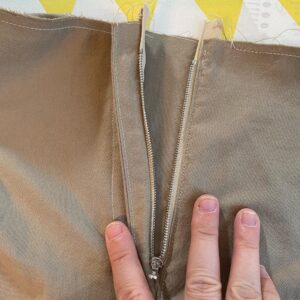 Honestly couldn’t be prouder. 🤐 (I don’t have kids so I have to find these feelings of accomplishment wherever I can!) #reissverschluss #zipper #darlowpants