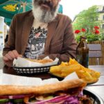 Munich restaurants opened for indoor dining this week, but we still find ourselves outside enjoying the last days of Spring… ❤️🍔