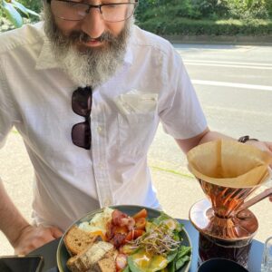 If you had asked what I missed the most during both the Sydney lockdown last year and the last 9 months in Germany, it would’ve been cafe breakfasts. This makes me happy. ☕️