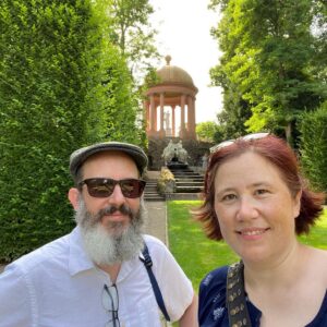 Fun at Schloß Schwetzingen. When I came here in 1994, I thought it was the most beautiful garden I’d ever seen. It’s still right up there… ❤️🌳🌹🌺🌼