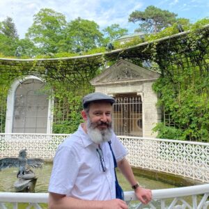 Fun at Schloß Schwetzingen. When I came here in 1994, I thought it was the most beautiful garden I’d ever seen. It’s still right up there… ❤️🌳🌹🌺🌼