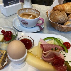 Freiburger Frühstück. 🥐🥚☕️