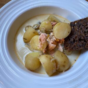 After a mishap with our luggage this morning - it’s fine; it’s just locked in the ferry terminal 😂 - we caught our planned steamship Ukkopekka cruise to Naantali, complete with “archipelago fish soup” for lunch!