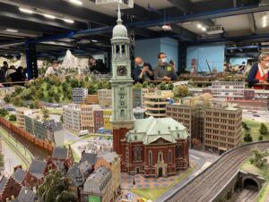 Everyone said we had to go to Miniature Wunderland, the world’s biggest model railway. The Snook was skeptical. Two hours later, we were overwhelmed. This place is NUTS. 😳🚃🚂🛬🛫