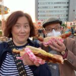 Hello Hamburg! We had dinner at the Dom fun fair. 😂 (Me: “Wait, you’ve given me two sausages but I only ordered one.” Server: “Ma’am, you ordered the half-meter bratwurst. I had to cut it in half to get it on the bun.” 😳🌭)