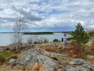 Spent our last afternoon in Naantali on a long hike to the church, lookout tower, beaches, and rocky overlooks. It’s funny how short summer is in Finland…