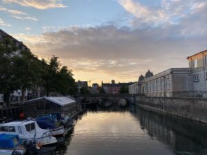 Copenhagen is stunning. Definitely will be back in the future for a proper visit with Princess Mary and the Little Mermaid and the architecture museum... ❤️🇩🇰👸🏻🧜🏻‍♀️🏰