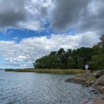 Return to Moominvalley… It was less busy this morning so we got to meet more characters and explore the nature trails down to the beach. We also caught two performances—entirely in Finnish! 😳🇫🇮❤️