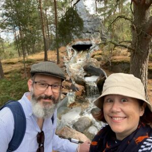 Return to Moominvalley… It was less busy this morning so we got to meet more characters and explore the nature trails down to the beach. We also caught two performances—entirely in Finnish! 😳🇫🇮❤️