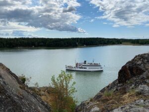 Spent our last afternoon in Naantali on a long hike to the church, lookout tower, beaches, and rocky overlooks. It’s funny how short summer is in Finland…