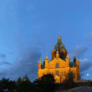 You guys, Helsinki is *off the hook*. It’s the end of summer and restrictions are coming in, so the youths are partying while they can. Those dark booths on the Ferris Wheel? SAUNAS. So many people out and about. Thank you to my colleague Marcia for meeting up with us!! ❤️ (And yes, our hotel room has its own sauna!!)