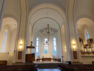 We took the ferry to Suomenlinna, the site of a historic Finnish sea fortress. It was a fascinating place - there’s an art exhibit on that I especially liked - but it rained steadily and we got SOAKED. On the upside - time to try out the hotel sauna! 😍