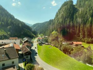 Off on a very special trip. Have just crossed the Tyrolean Alps en route to Italy. It’s a STUNNING day… ❤️🏔☀️