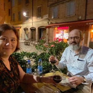 La dolce vita! We are exploring lovely Modena at night… 🇮🇹