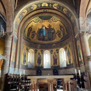 A morning walk through Modena. “You want to buy a ruin?” he says. 😂 We went inside the cathedral too…