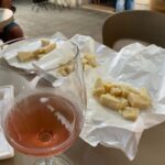 In the market we had fresh ricotta, figs, Lambrusco, and a vertical tasting of Parmigiano (1/2/3 years). Then a sampling of several traditional Modena balsamic vinegars, and yet more tigelle (with head cheese!). Finally ended with dessert, including Barozzi cake and Nocino liqueur! 😍
