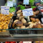 Today we’re doing a guided food tour of Modena! After a brekkie of cappuccino and gnocco fritto, we headed into the covered market…
