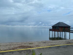 Heading home to Munich on a grey, drizzly day. Hey, there’s the Bodensee (aka Lake Constance)! 🚄🌧