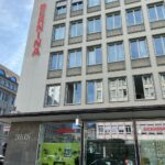 Walking to work in Zürich and did a massive double-take when I came upon a big Bernina store! I couldn’t resist a quick peek inside…. 🧵🪡🇨🇭