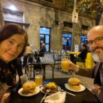 “Royal con Queso” (lol) and patatas bravas and craft beer for our last night in Barcelona… 🍻🍔