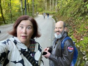After the hike, it was time to climb alllll the way up to Neuschwanstein. We had a quick lunch and then started up the hill to get there in time for our English tour. (Pre-Covid they’d take groups of 60, but ours was only 6!) I do like Ludwig’s style… ❤️🏔🏰🍂