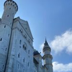 After the hike, it was time to climb alllll the way up to Neuschwanstein. We had a quick lunch and then started up the hill to get there in time for our English tour. (Pre-Covid they’d take groups of 60, but ours was only 6!) I do like Ludwig’s style… ❤️🏔🏰🍂