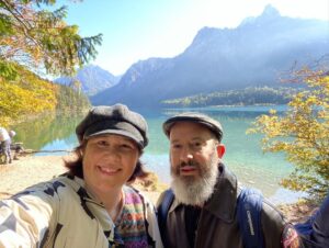 Started the day with a 90min hike around the Alpsee. Not too gruelling, but there are some tricky bits with rocks and mud and even a few footbridges. Worth it for the amazing views!