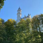 After the hike, it was time to climb alllll the way up to Neuschwanstein. We had a quick lunch and then started up the hill to get there in time for our English tour. (Pre-Covid they’d take groups of 60, but ours was only 6!) I do like Ludwig’s style… ❤️🏔🏰🍂
