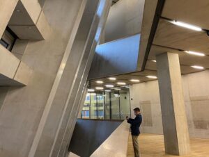 Today started with lunch with @ihuerga and @chocolate0703, then a walk past St. Paul’s and over Millennium Bridge to the Tate Modern for ART. Sadly, no bookings available for tea at the Ritz… 😭